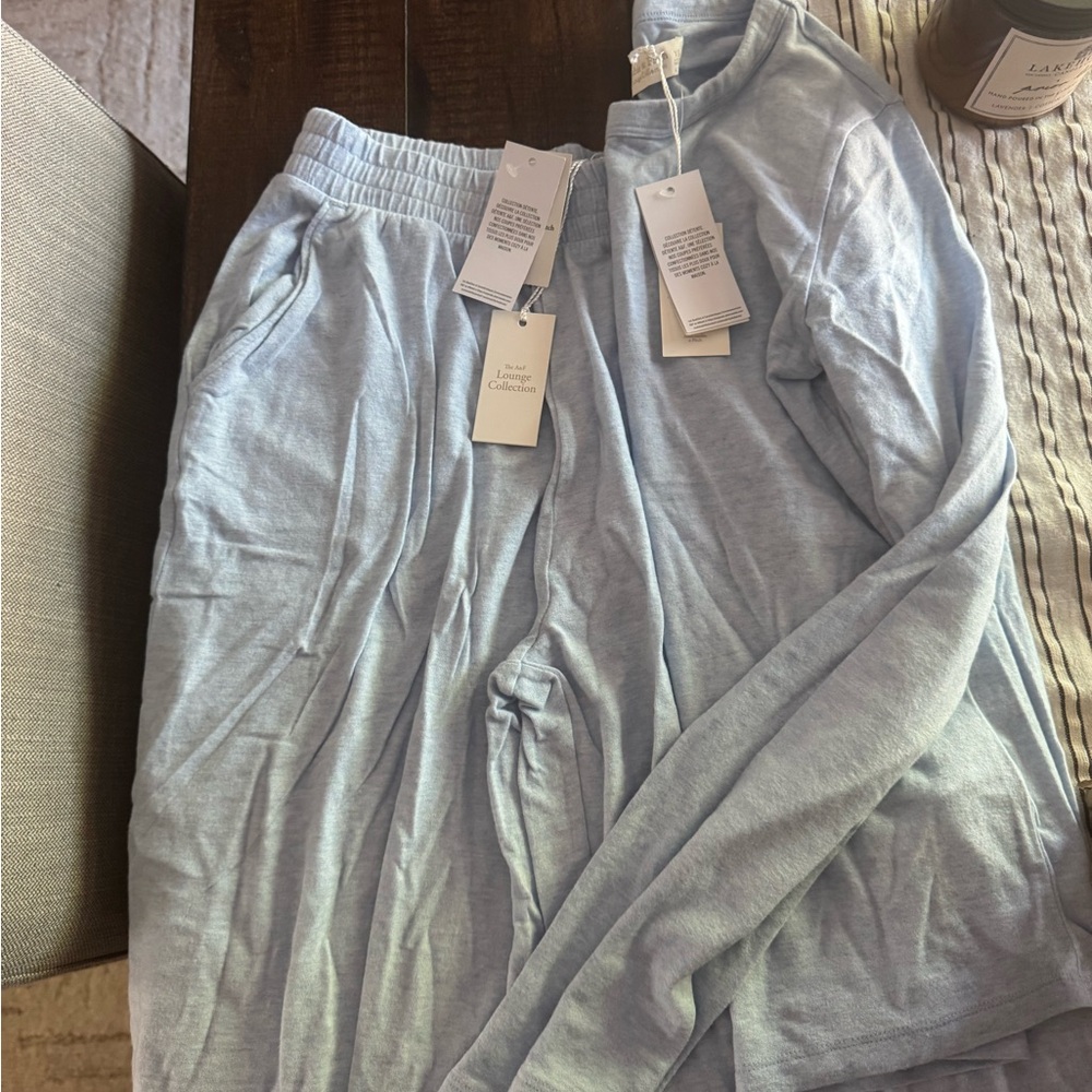 Abercrombie & Fitch Light Blue Lounge Top and Pants Set - Picture 5 of 5